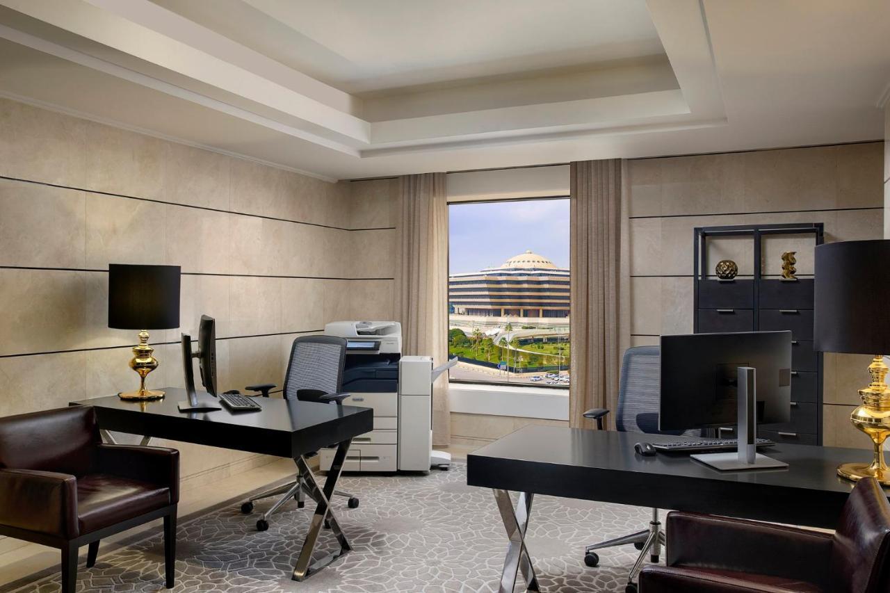 Voco - Riyadh, An Ihg Hotel - فندق فوكو الرياض, احدى فنادق مجموعة إنتركونتيننتال Eksteriør billede The Business Centre